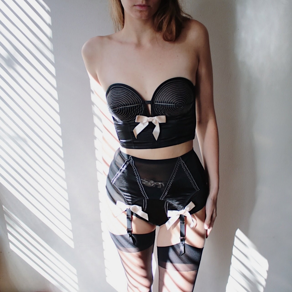 Bettie Page Z Stitch High Waist Brief